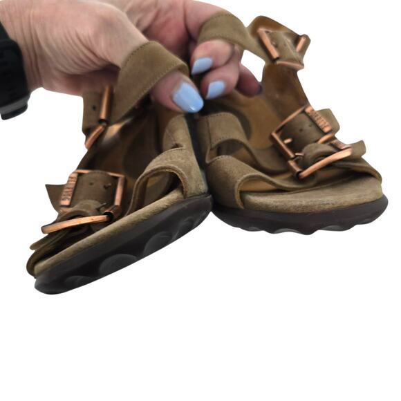 John Fluevog Sunny Tan Nubuck Leather Strappy Buckle Sandal Heeled 11 - Picture 4 of 11